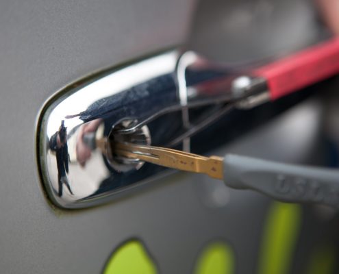 nondestructive unlocking car doors